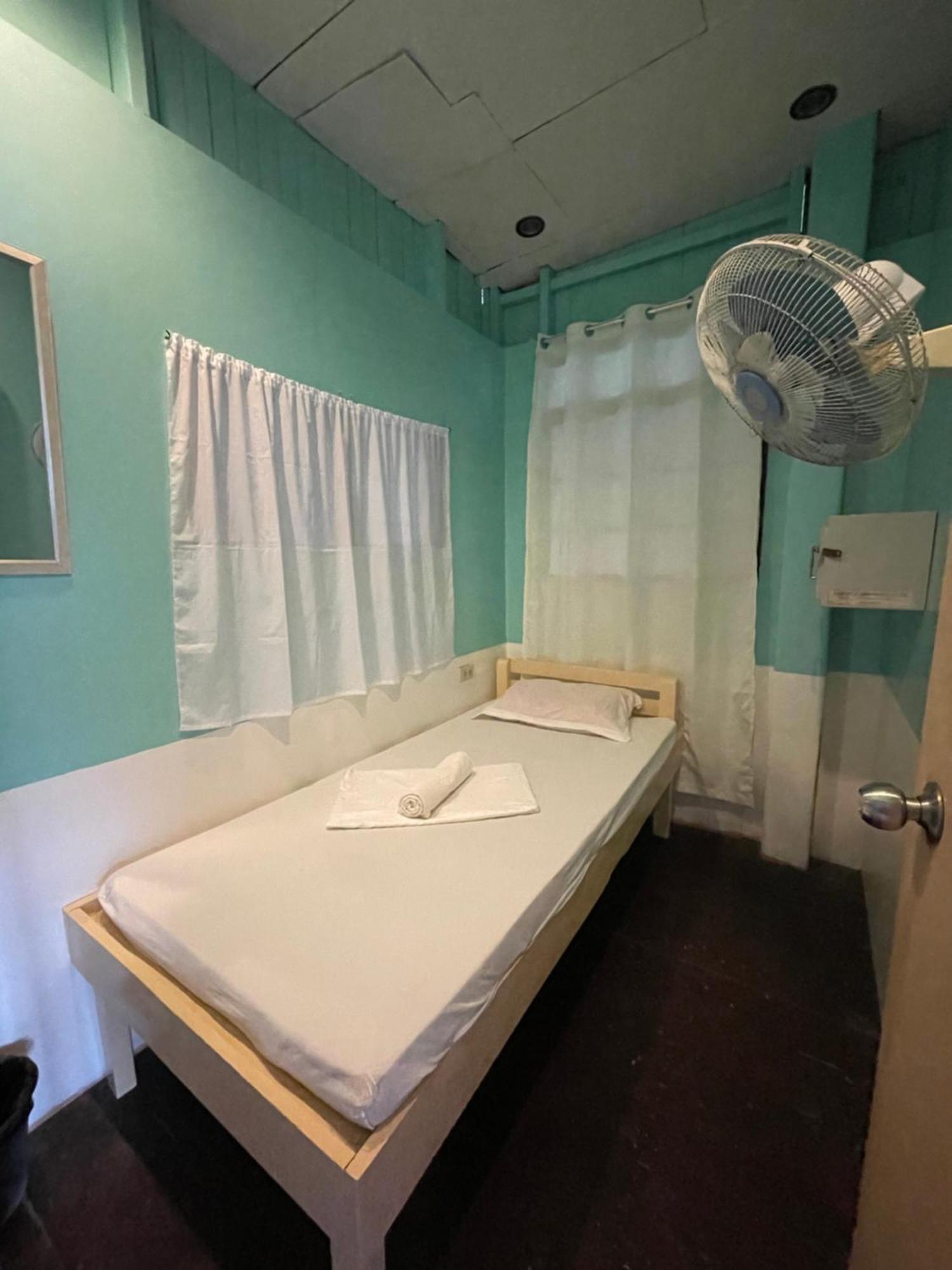 Austrias Guest House Эль-Нидо Экстерьер фото